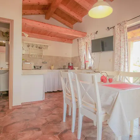 Apartman Charmantes Studio-apartment Mit Mediterranem Garten, Grill, Liege, Wifi