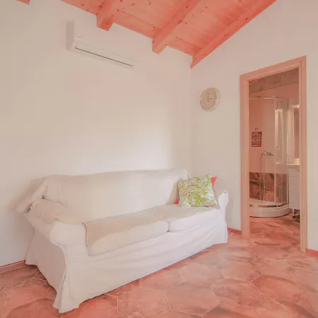 Charmantes Studio-apartment Mit Mediterranem Garten, Grill, Liege, Wifi Apartman Karpinjan