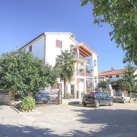 Apartman Charmantes Studio-apartment Mit Mediterranem Garten, Grill, Liege, Wifi Karpinjan